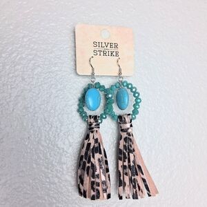 Silver Strike Oval Teal Top With Leopard Print Dangly